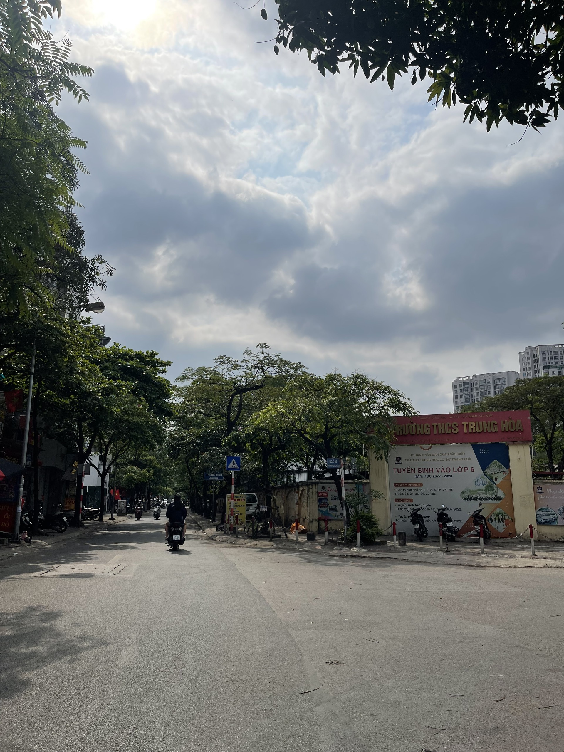 Bán mảnh đất mặt phố Trung Kính - Cầu Giấy, KINH DOANH, xây tòa 10 tầng, 354m2, mặt tiền siêu rộng, 185 tỷ