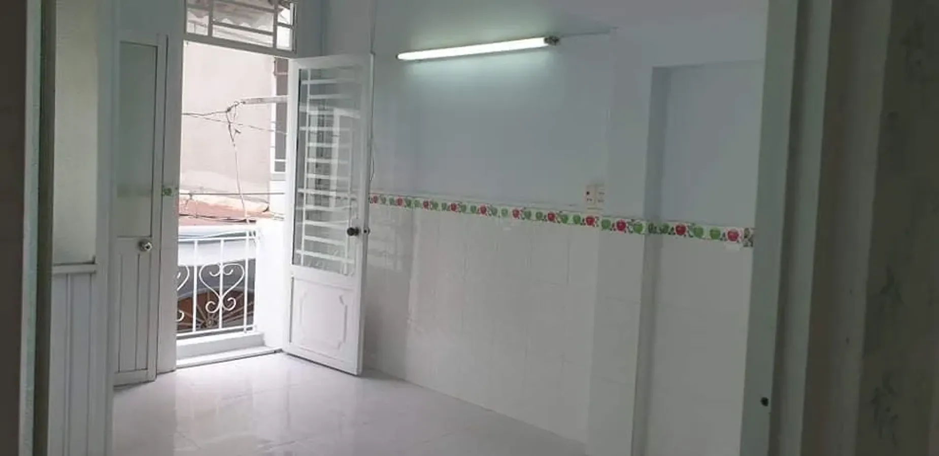 Nhỏ Hiếm Có - Hẻm Rộng 3M Cách Ôtô Tránh Chỉ 30m