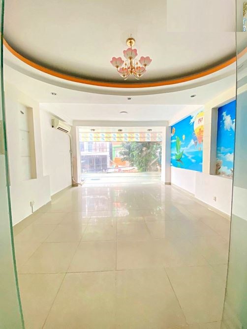 NHÀ MT KHU SÂN BAY, 5.5x24m, 8 PHÒNG NGỦ, CÓ THANG MÁY