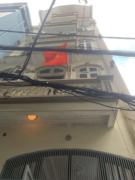 BÁN NHÀ KHÚC THỪA DỤ - NHÀ ĐẸP CẦU GIẤY – LÔ GÓC – MẶT TIỀN RỘNG – NGÕ THÔNG – VÀI BƯỚC RA PHỐ.