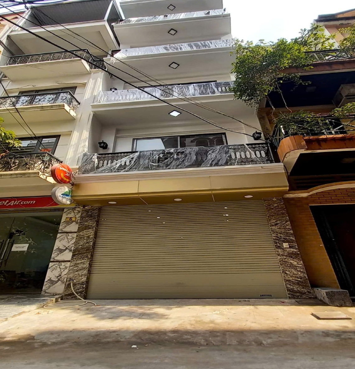 CHÚ Ý! ĐÁNG BÁN NHÀ ĐẸP PHỐ VIP KIM ĐỒNG, GIÁP BÁT VIEW HỒ. GARA Ô TÔ VÀO NHÀ 38M 5T HƠN 9 TỶ