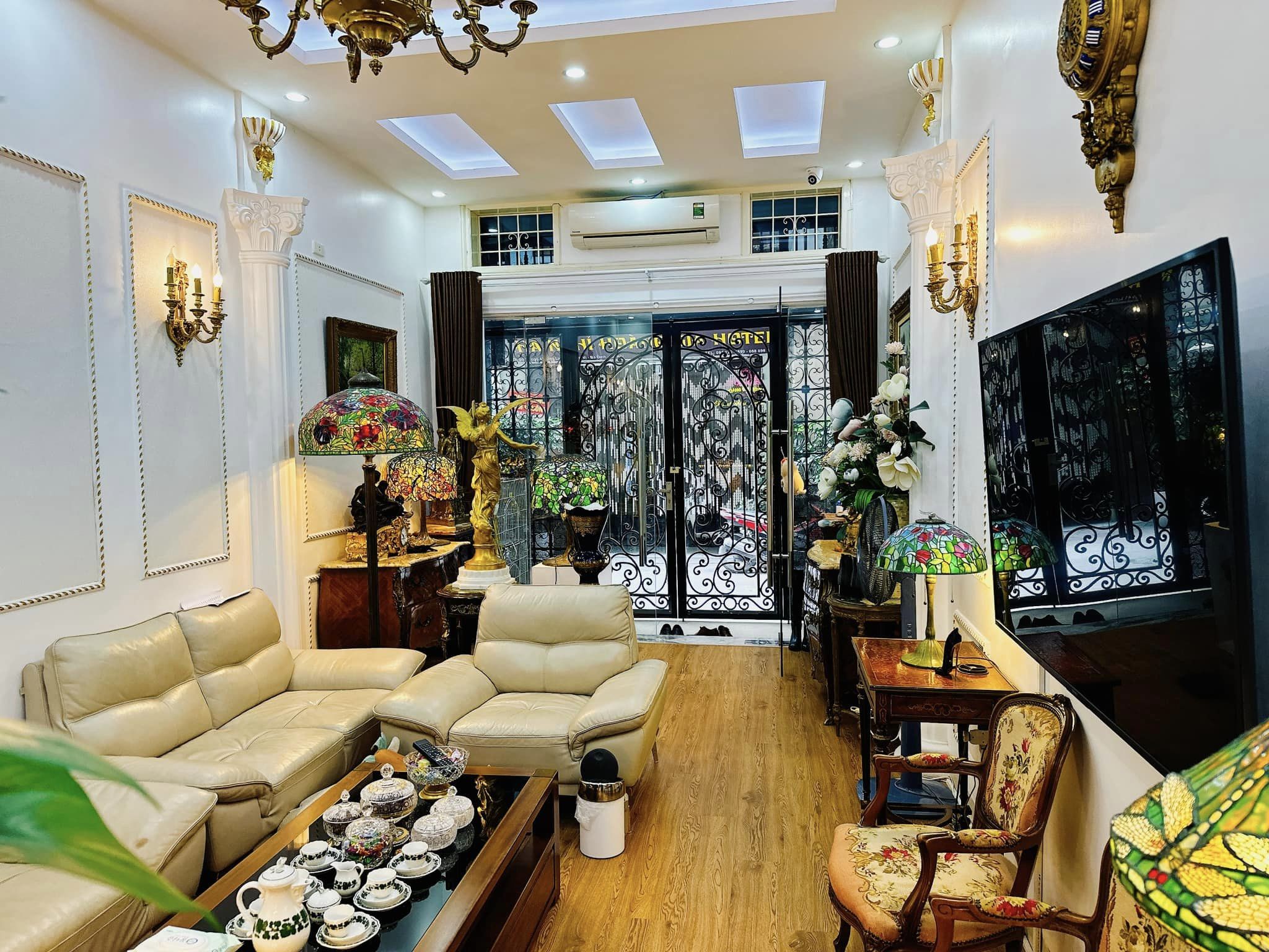 Bán nhà quận Ba Đình, phố Văn Cao 35m2 x 5 tầng đẹp, mặt tiền 4m, ngõ thẳng, rộng, thông, thoáng sáng.