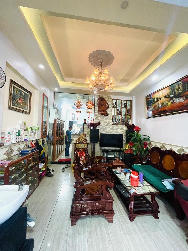 Nhà 5 Tầng, Hầm Để Ô Tô, Kết Cấu Kiên Cố, Ngay Trung Tâm Bình Thọ, Thủ Đức