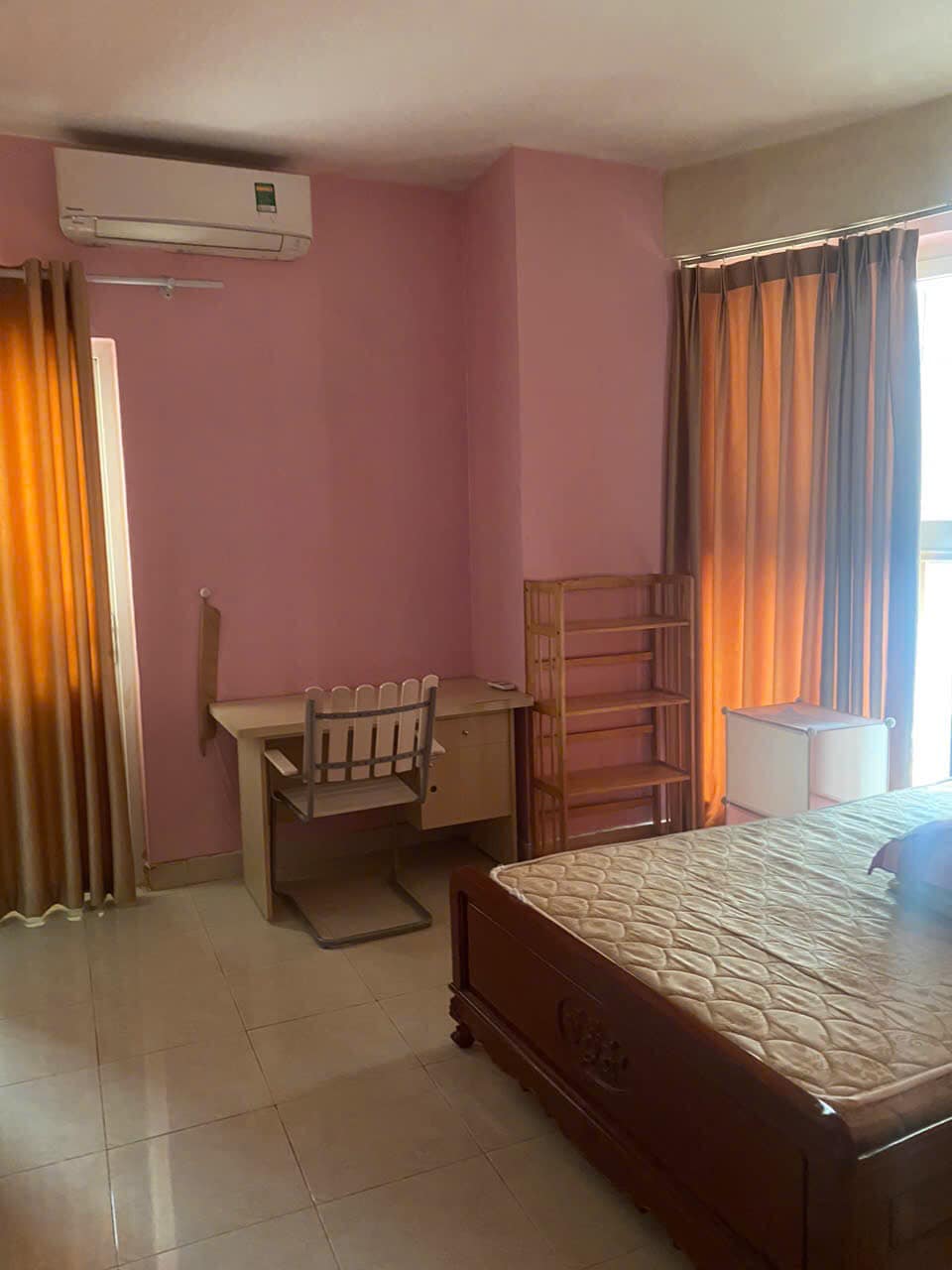 Cho thuê Ở NHÓM 6 NGƯỜI căn hộ chung cư cảnh sát 113 Trung Kính, 130m2, 3 ngủ, 15 Triệu, có slot ô tô