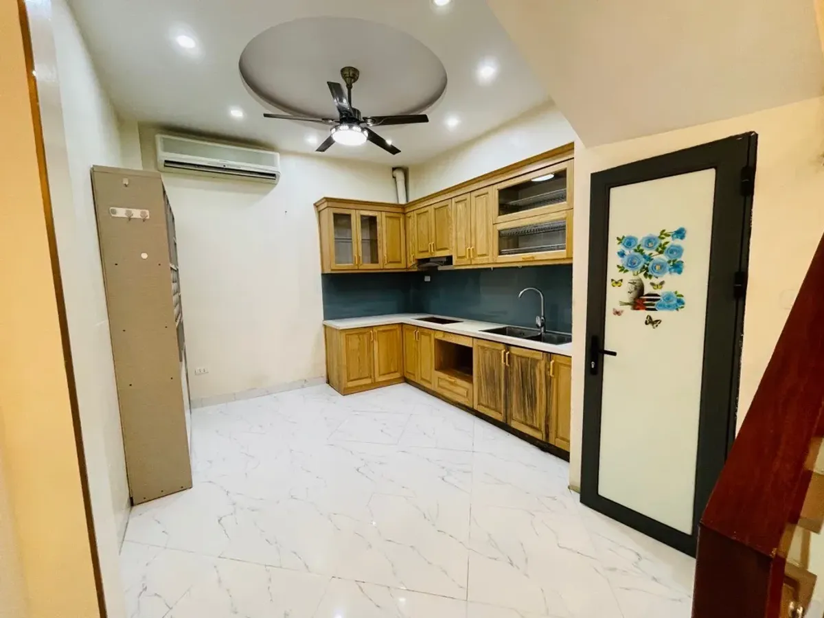 Q. Cầu Giấy - Bán Gấp Nhà 5Tầng (mới) - MT3,4m - 6PN Ngõ Nông, Ô tô Đỗ - Giá 7.8 Tỷ