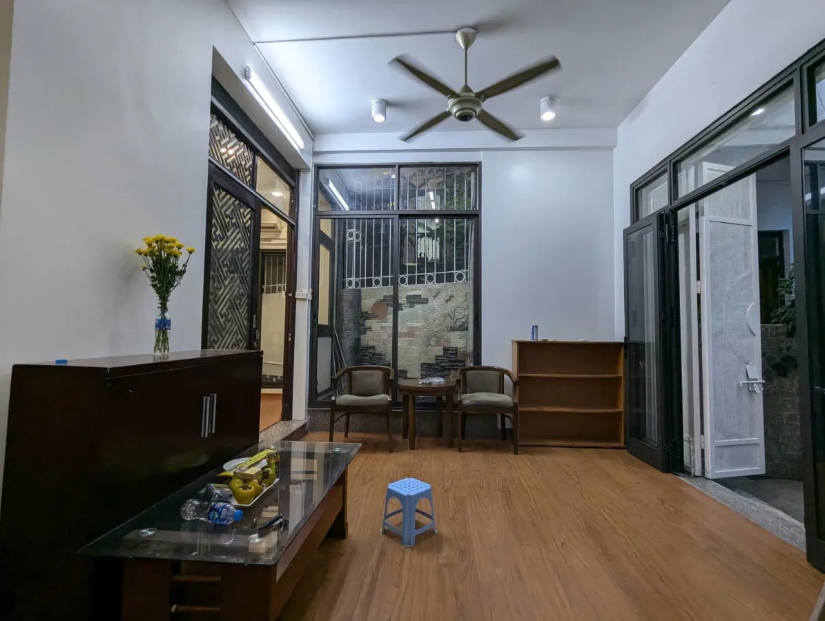 Víp Hoàng Cầu Đống Đa 13,5 Tỷ Lô Góc 2 Thoáng,40m Ra Ô Tô 65m2 x 5T MT 5M