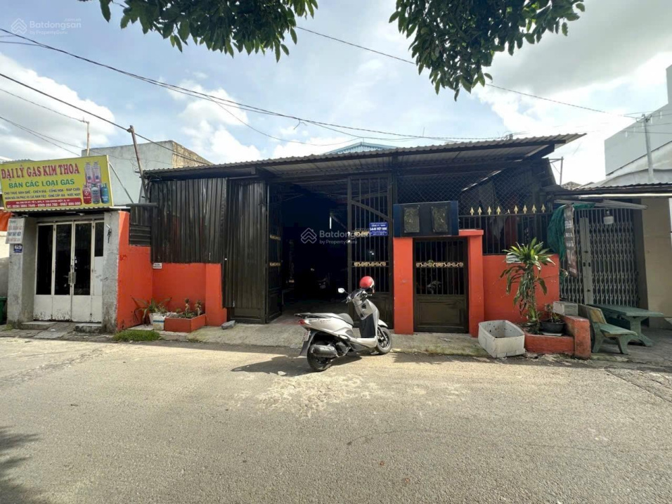 Mặt tiền Trung Mỹ Tây 12 giá rẻ 15.5 tỷ. Diện tích 340m2 (9 x 38) mặt tiền kinh doanh