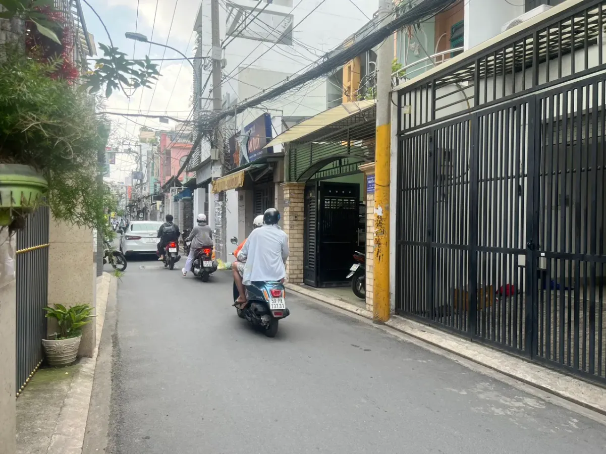 NHÀ MẶT TIỀN - MỚI - 5 TẦNG - ĐẸP LUNG LINH - TẶNG TOÀN BỘ NỘI THẤT XỊN