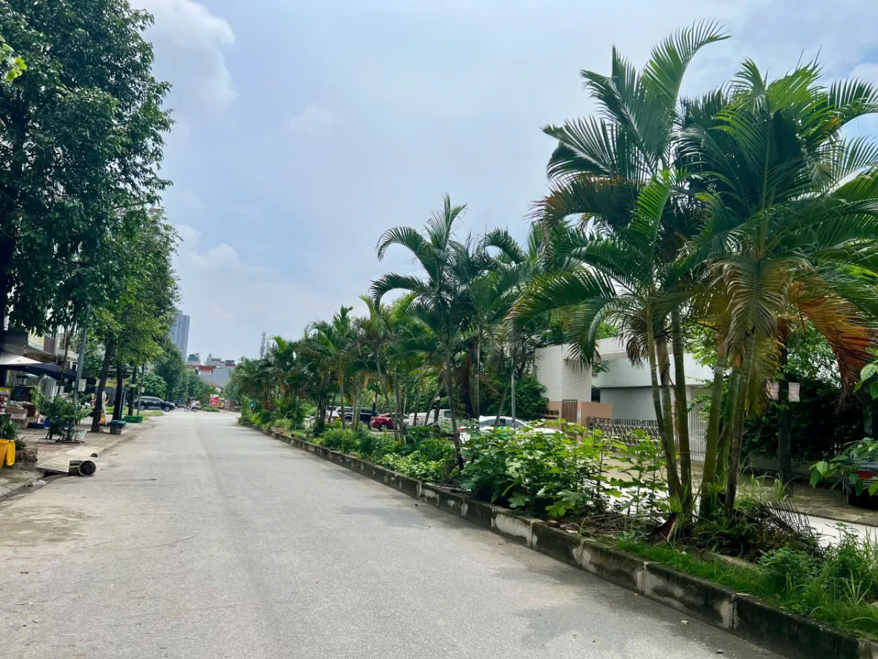 BÁN ĐẤT TẶNG NHÀ CẤP 4 PH N LÔ VẠN PHÚC HÀ ĐÔNG-DT 50M2X MT4m