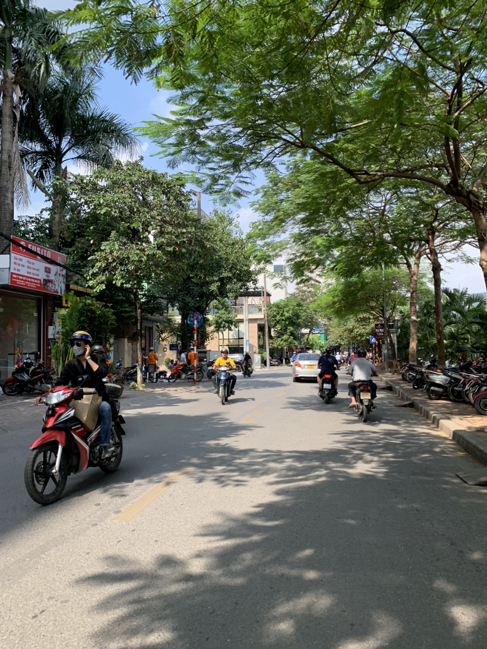 PHỐ NGUYỄN KHANG 48M2 MT5 11.3 TỶ , THANG MÁY, OTO, KINH DOANH