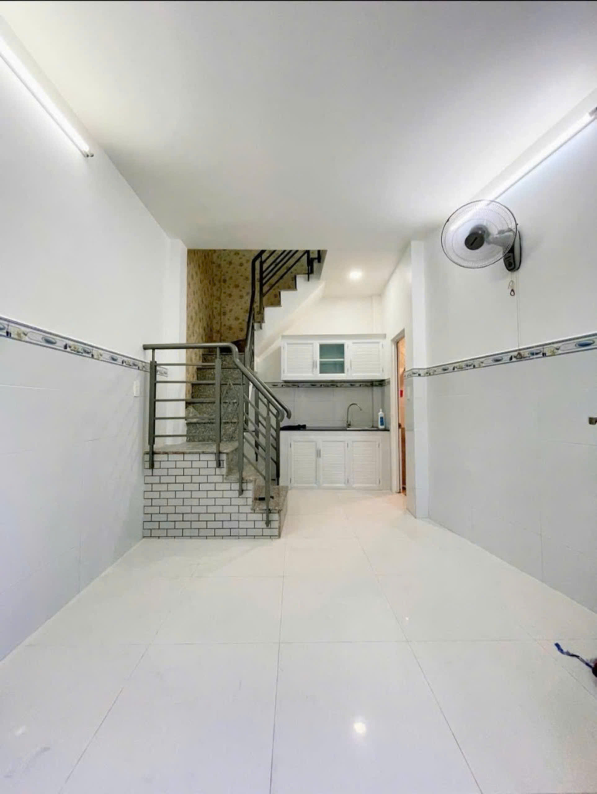 Hẻm 3 m Ngang 3,5 x 6 m Đúc bê tông Trệt lầu HƠN 1,3 TỶ xx
