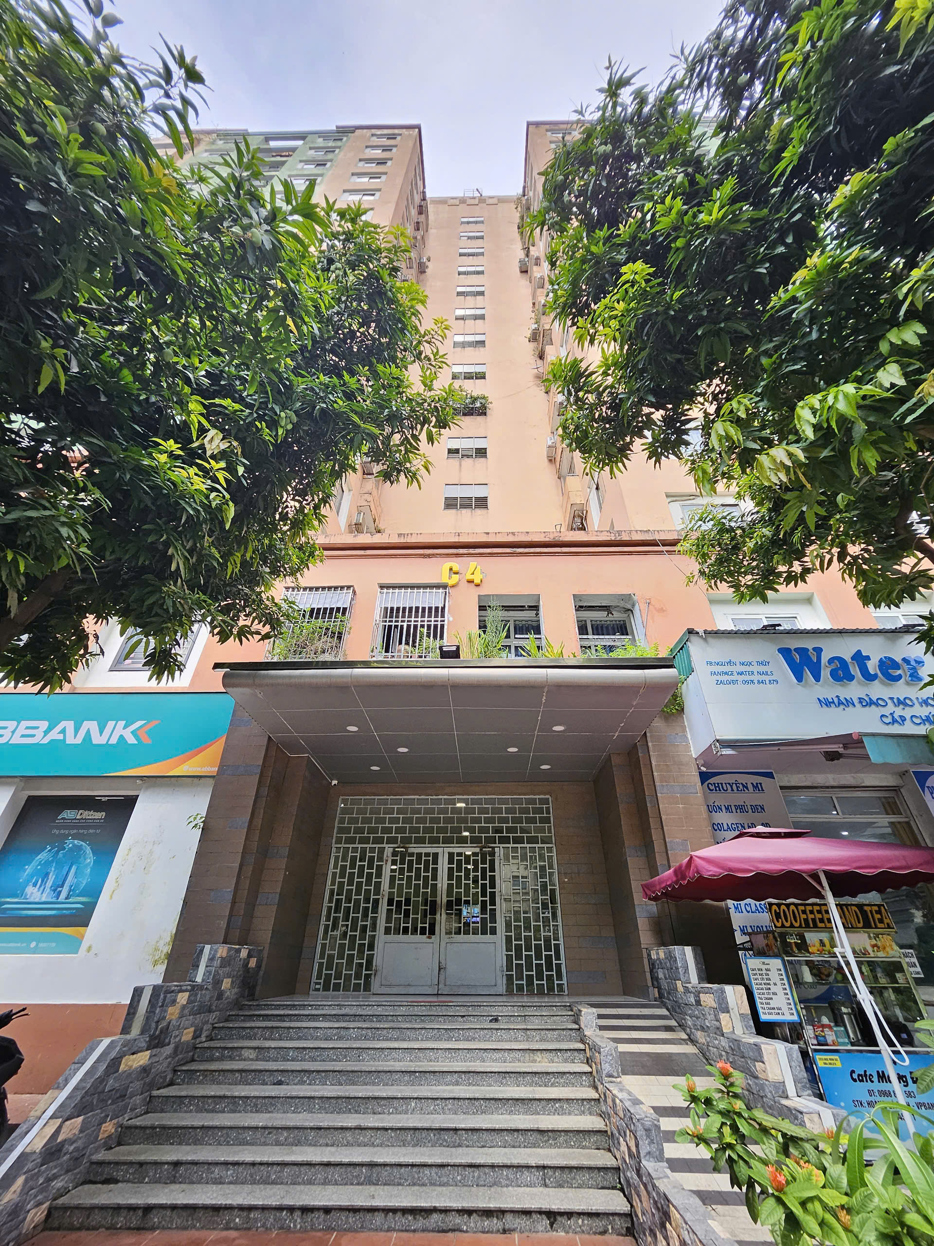 BÁN GẤP CHUNG CƯ C4 NGUYỄN CƠ THẠCH – BAN CÔNG ĐÔNG NAM – NHÀ MỚI SỬA ĐẸP – TẶNG FULL ĐỒ – KHÁCH MUA CHỈ VIỆC XÁCH VA