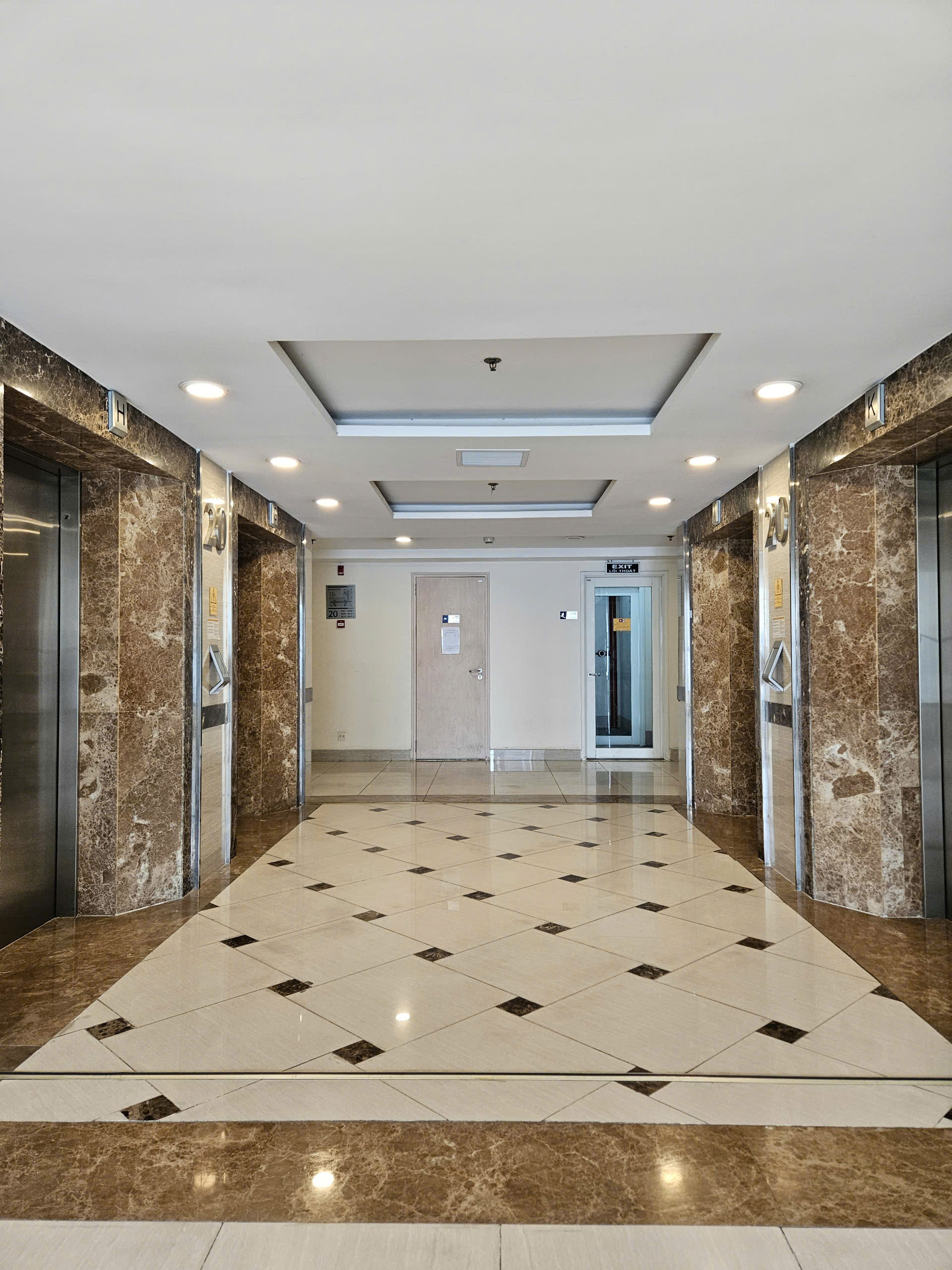 CHUNG CƯ CAO CẤP THĂNG LONG NUMBER ONE – CUNG CƯ CẦU GIẤY – 3 PHÒNG NGỦ - 2 VỆ SINH – TẶNG FULL ĐỒ ĐIỆN TỬ - CÓ SLOT Ô