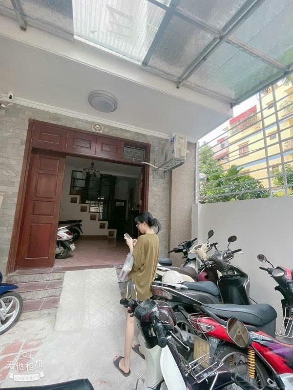 Cần bán nhà mặt ngõ đẹp Phố Hoa Bằng,ô tô đỗ cửa, vài bước chân ra mặt đường 80m x 6 tầng 12,5 tỉ