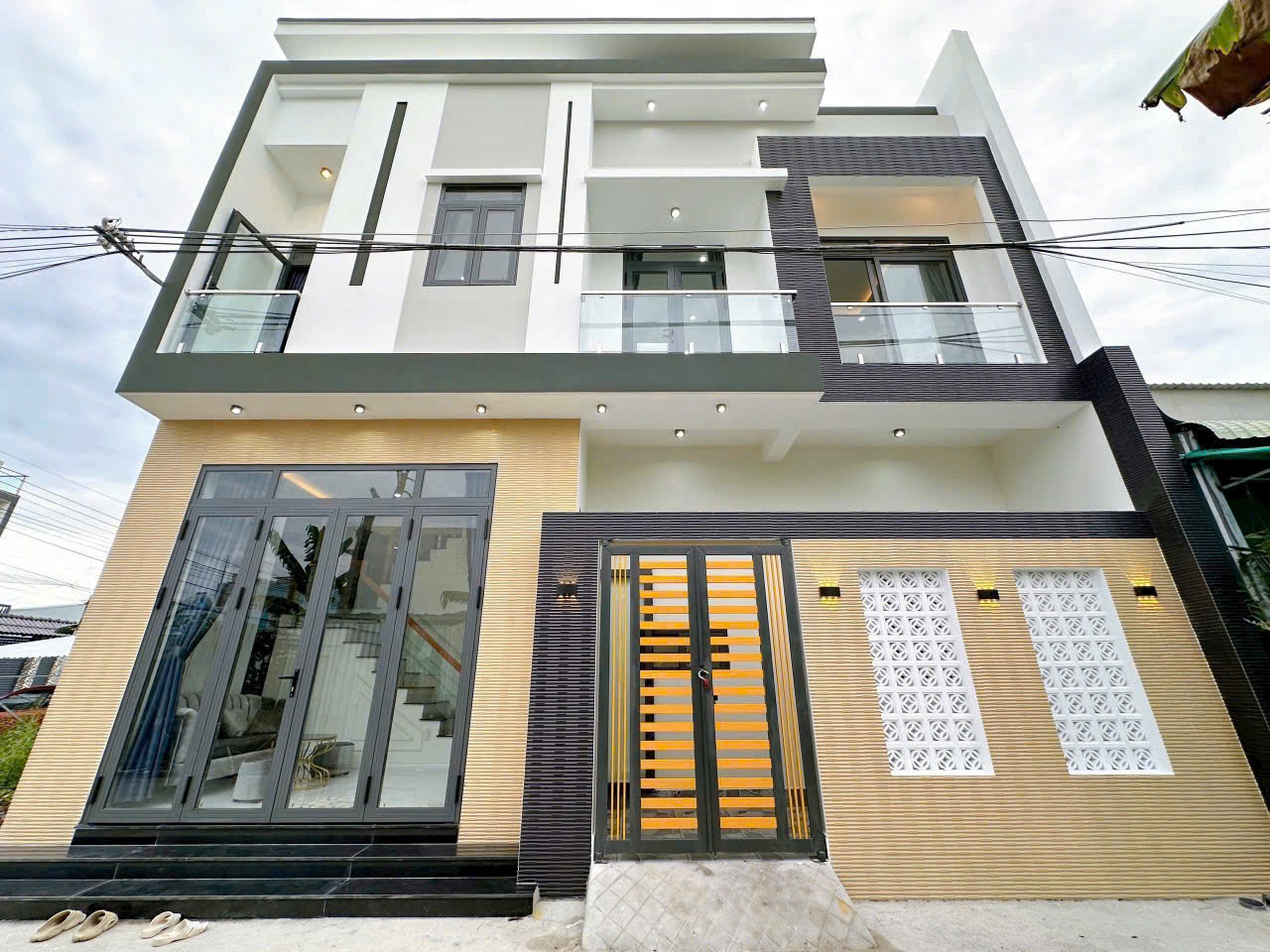 064Nhà Lầu 3 Phòng Ngủ Mới Xây Hẻm Nhánh Đường Nguyễn Văn Linh Q.Bình Thuỷ Gần Đại Học Y Dược