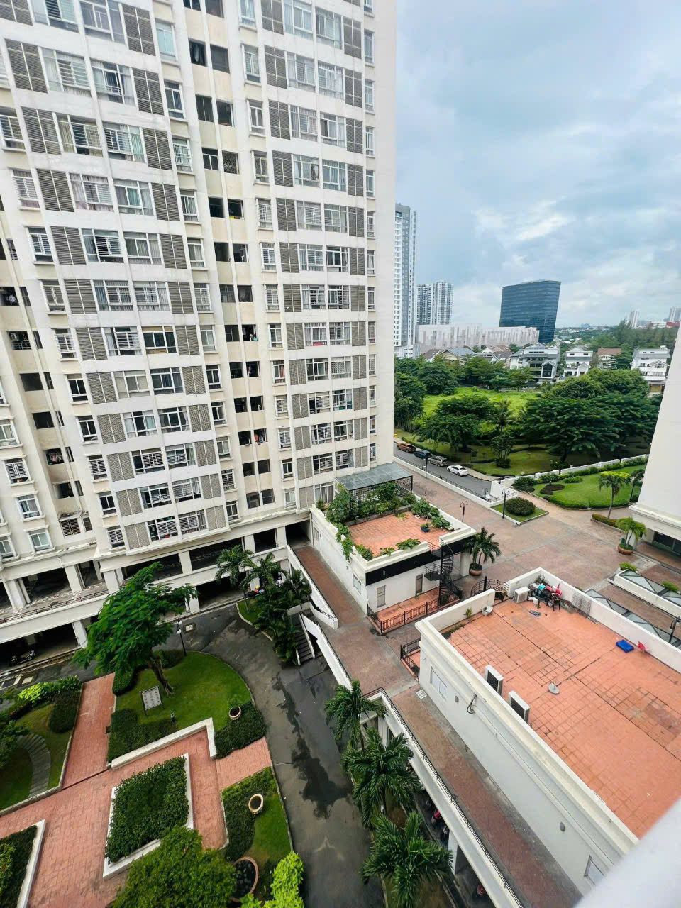 Bán nhanh căn hộ SKY GARDEN 3. khu đô thị l PHÚ MỸ HƯNG, Quận 7. Full nội thất. 4 tỷ nhỉnh.