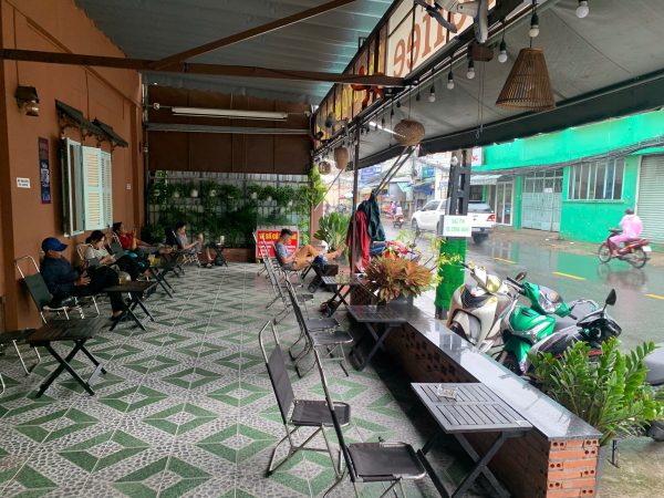 Quận 11 , Quán Đẹp MT đường đông ! Chính chủ Cần Sang Quán Cafe, MB đẹp ngang 16m x 12m, Tel : 0938692184 ( chính