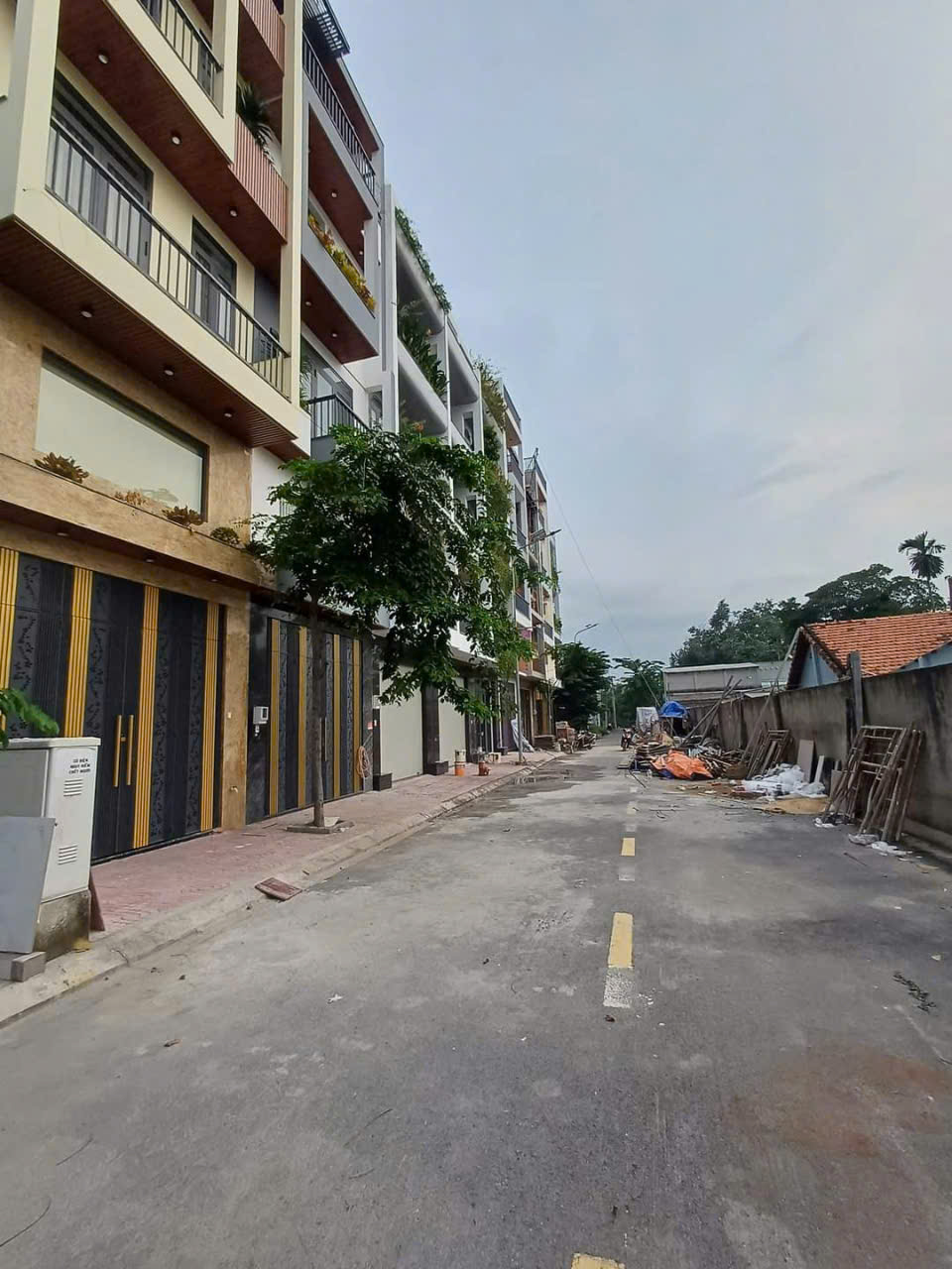 Bán nhà mới xây đẹp hẻm nhựa 10m Thạnh Lộc 43 - Quận 12