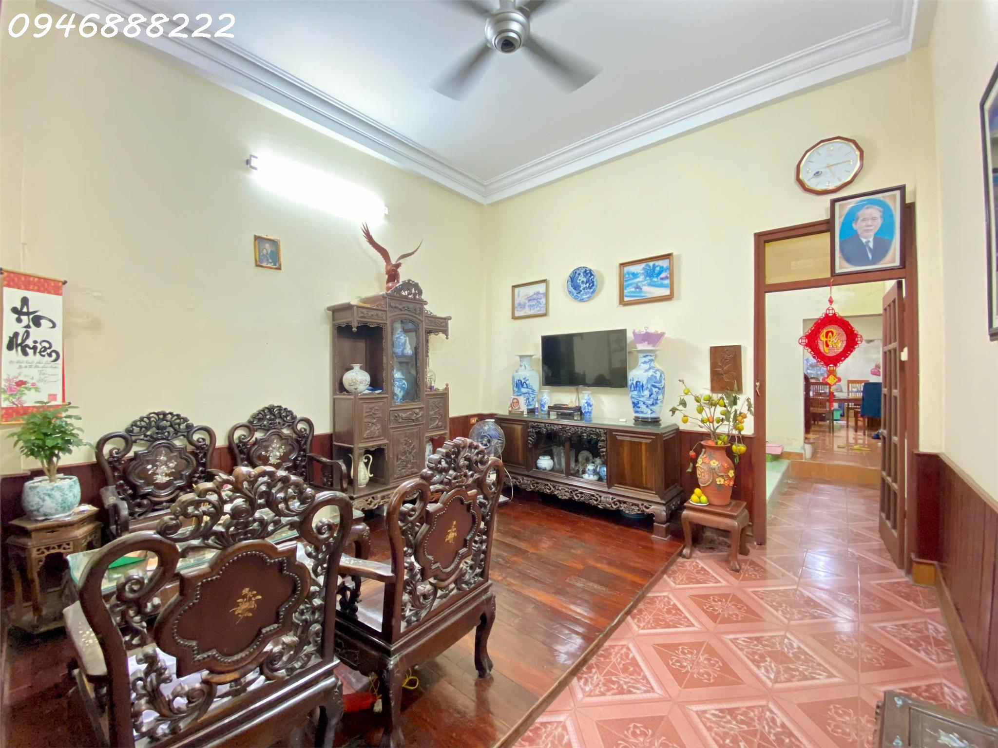 Bán nhà mặt đường Chợ Hàng , vị trí cực đẹp để kinh doanh buôn bán