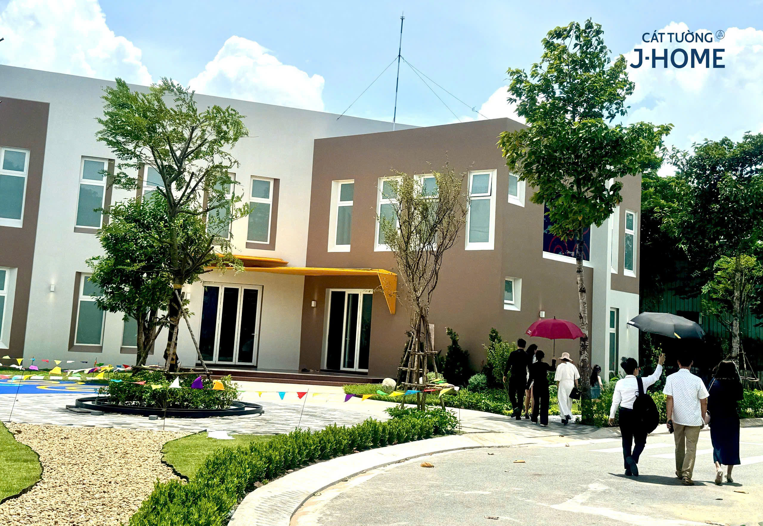 CHƯA BAO GIỜ BẠN LẠI SỞ HỮU NHÀ PHỐ DỠ DÀNG NHƯ HÔM NAY