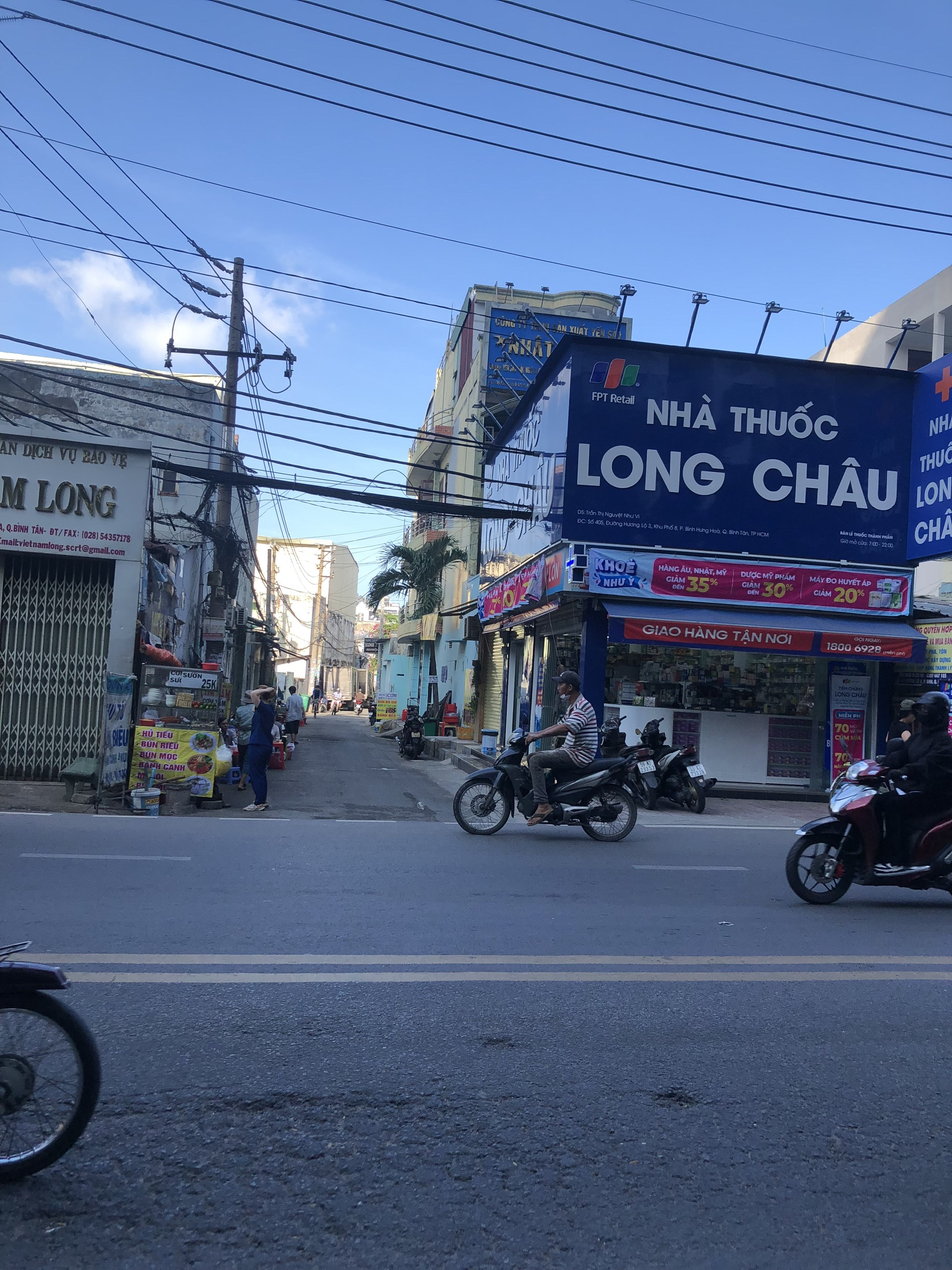 CHO THUÊ NHÀ 2 MT 200M2 HẺM XE TẢI, CÁCH HƯƠNG LỘ 3: 70M, EAON TÂN PHÚ 1000M