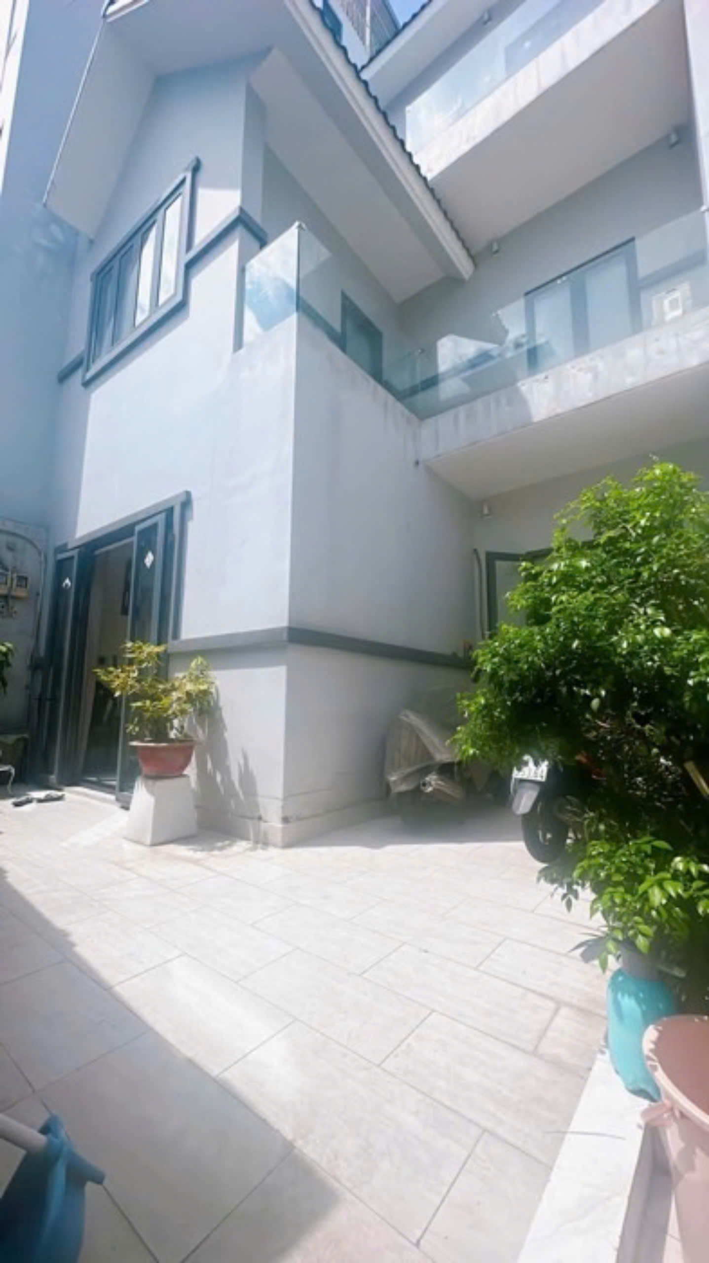 Biệt thự Q4 Ngang 7.5 x 16 m DIỆN TÍCH ĐẤT 103 M2 DIỆN TÍCH ĐẤT CÔNG NHẬN 2O4 M2 GIÁ BÁN CÒN 50 TRIÊU M2