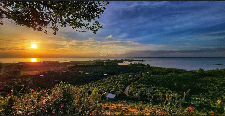 Bán gấp lô đất 1380m2 View hồ Trị An, cách đường DT 768 chỉ 500m