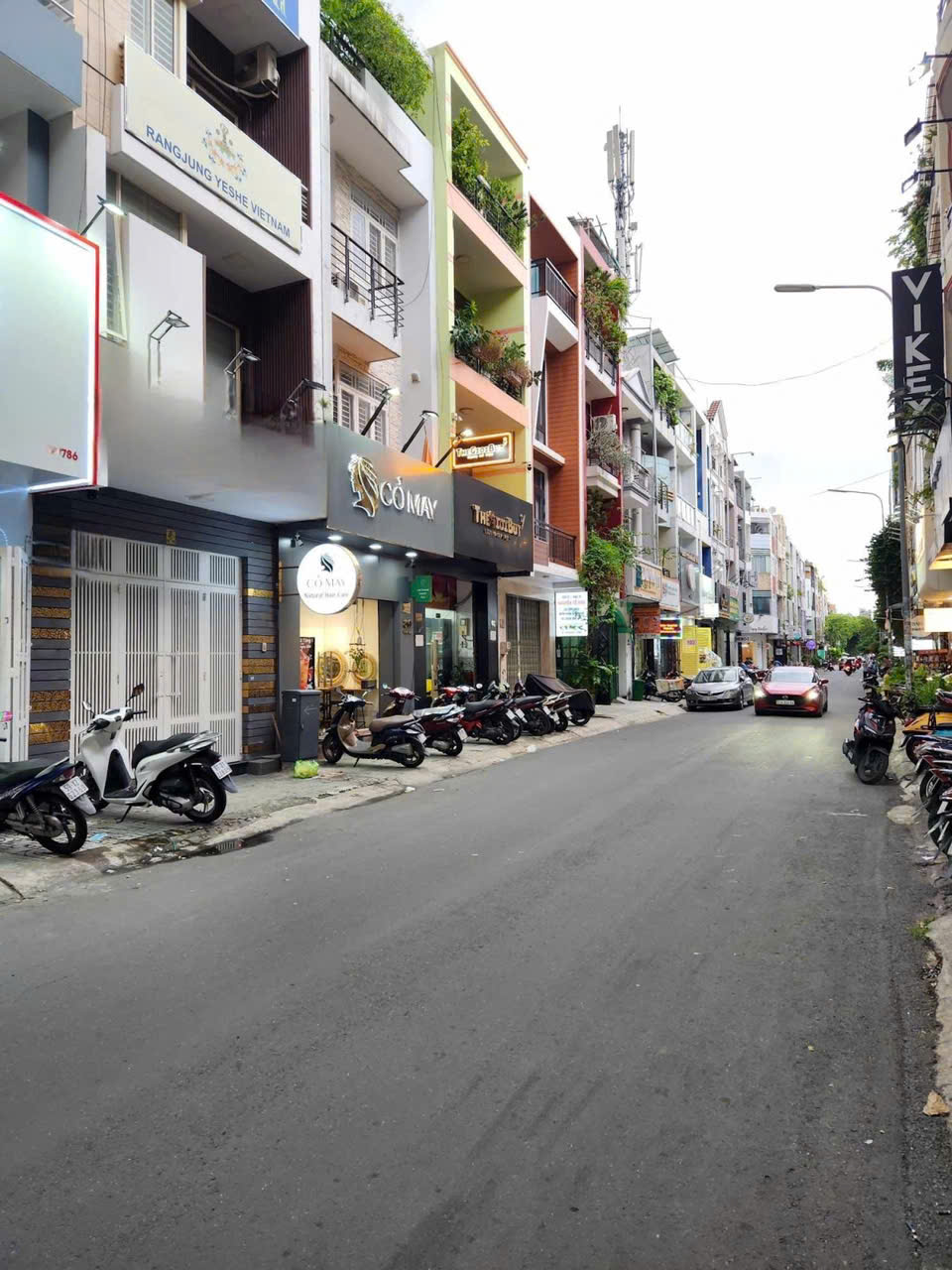 Khu hiếm nhà bán ! Bán nhà mặt tiền đường Hoa Phan Xích Long, Phú Nhuận, 4m x 16m, đồng bộ 4 tầng, chỉ 24 tỷ