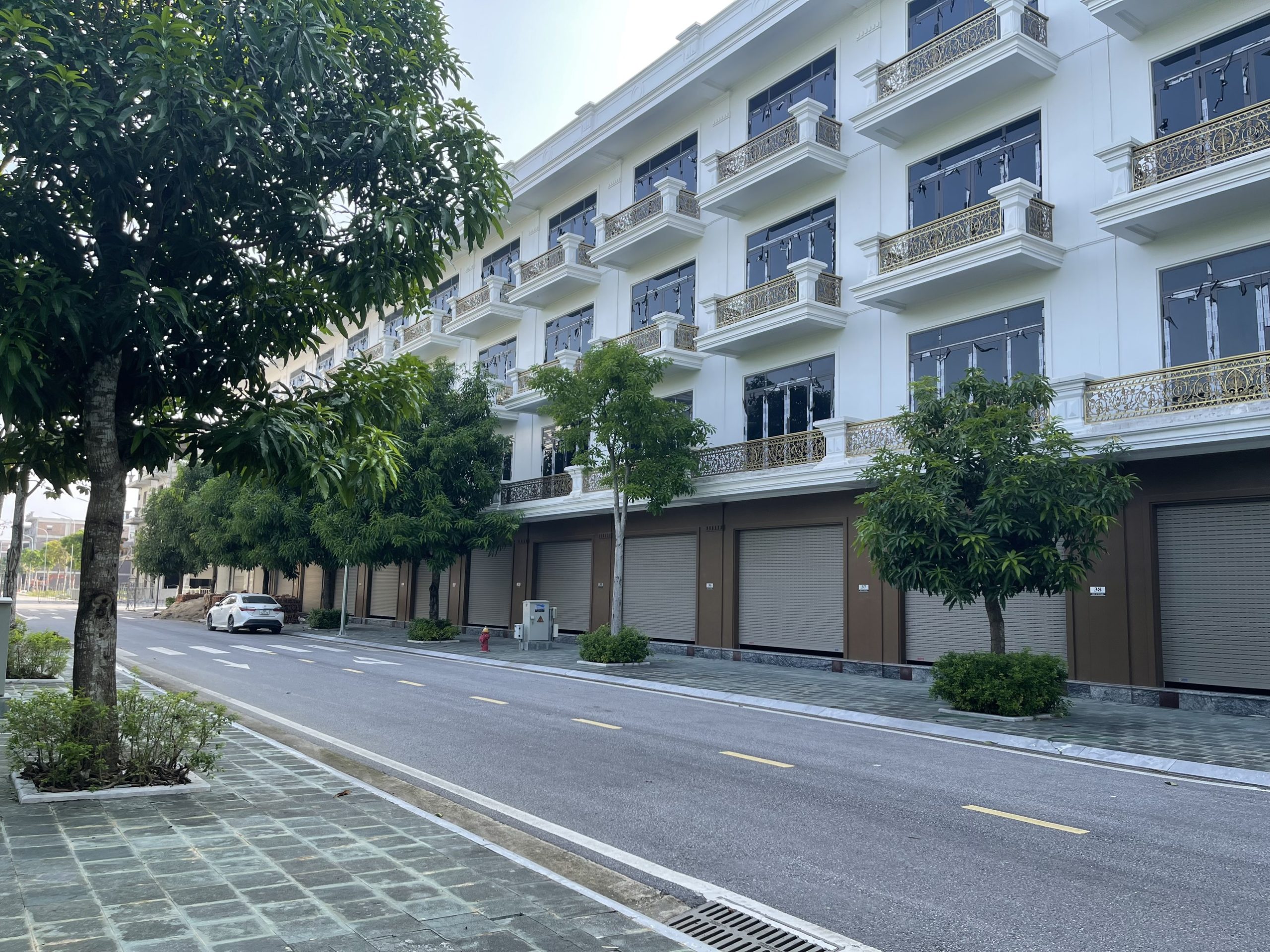 SHOPHOUSE MẶT HÀ HUY TẬP.GIÁ CẦM SỔ VỀ 3.3 TỶ. CĐT: 0966 343 969