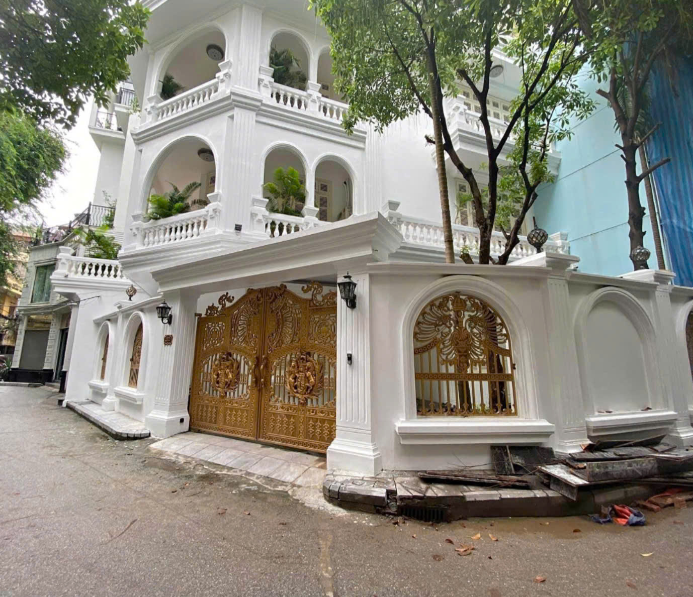 CẦN BÁN NHÀ LIỀN KỀ NGUYỄN VĂN CỪ ,LÔ GÓC ,GARA Ô TÔ ,THANG MÁY GIÁ 13,9 TỶ