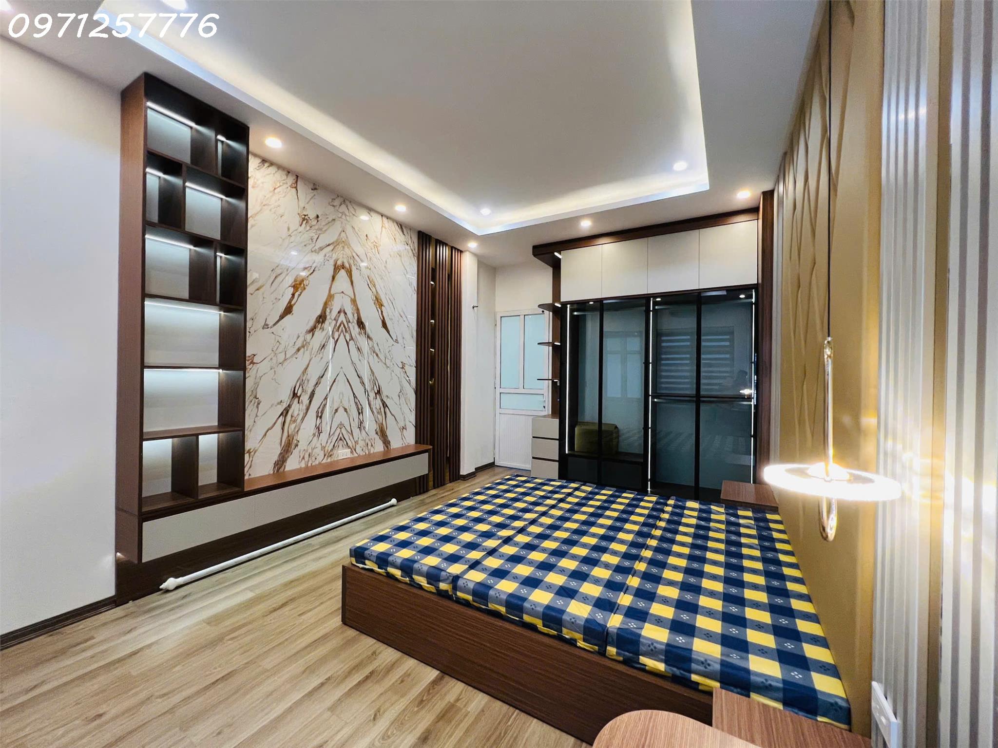 CHÍNH CHỦ BÁM NHÀ-KIM GIANG-HOÀNG MAI-DT:37M2-MT3,7M2-4TANG- GIÁ 5,56TY- OTO TRÁNH BA GÁC CÁCH 10M- RA MẶT PHỐ 100M RA