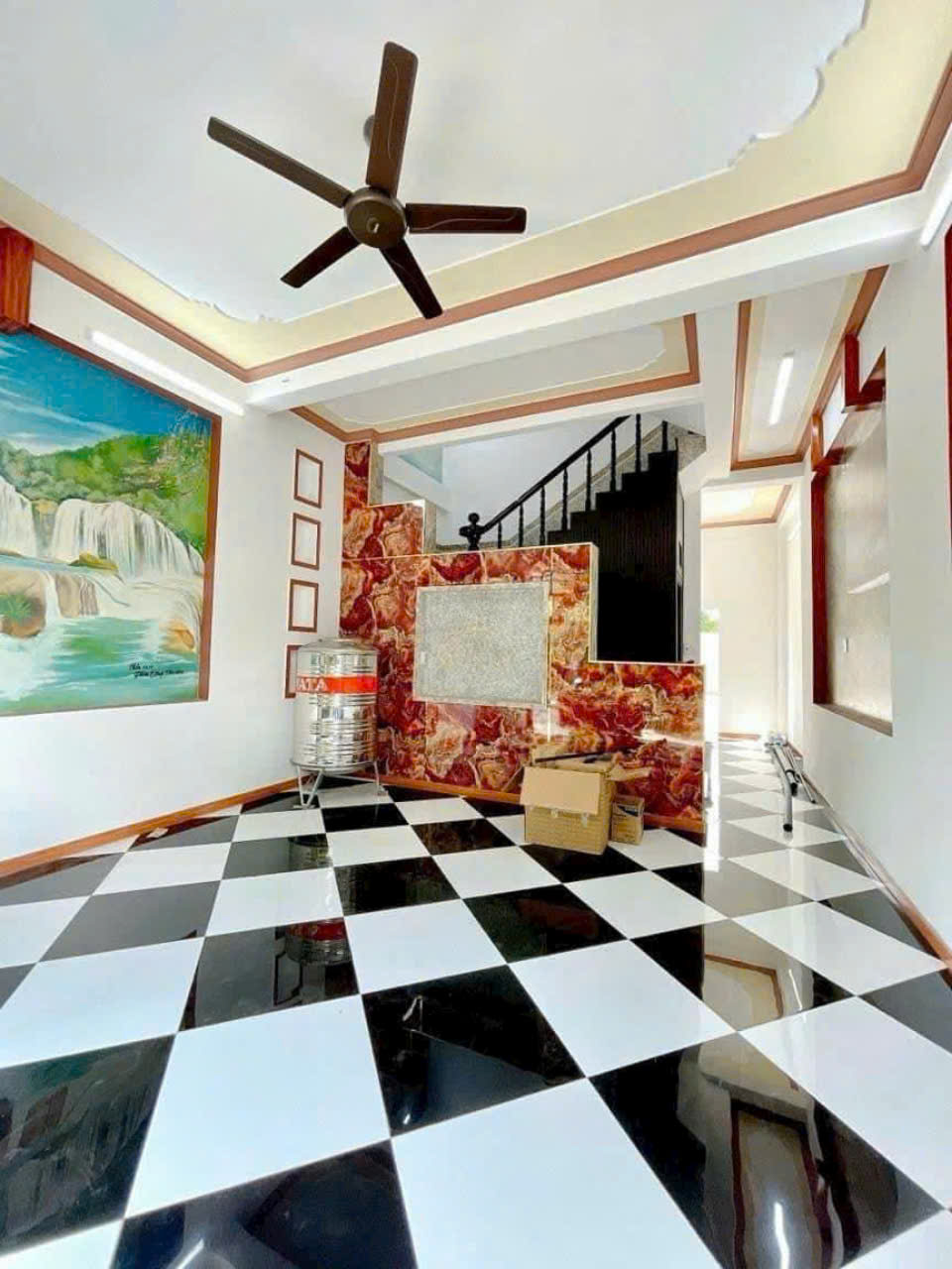 188CHO THUÊ Nhà trệt 2 lầu 3 PN . Hẻm đường 3/2, Hưng Lợi, Ninh Kiều. Gần chợ Da Liễu GIÁ CHỈ: 6 triệu/tháng