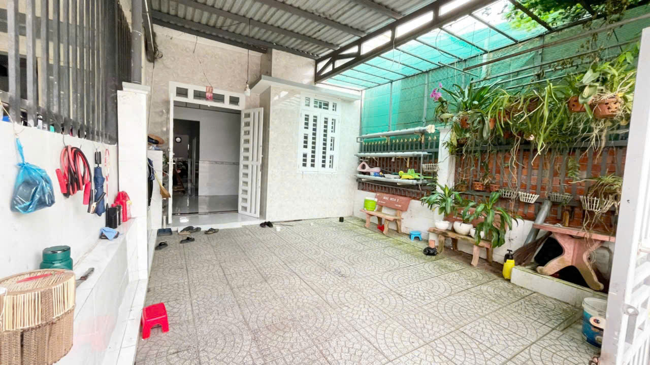 203CHO THUÊ Nhà full nội thất . Có sân đậu ôtô . KDC Bình Nhựt , Đ Võ Văn Kiệt Giá 5,5tr/ tháng # cọc 2 tháng