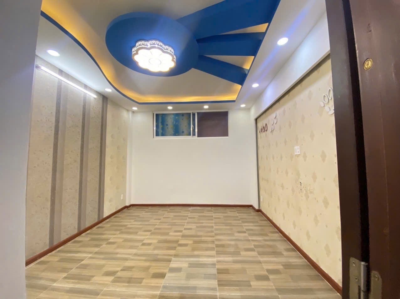 Bán nhà đẹp kế MT Khuông Việt quận Tân Phú 4 x 15-4 tầng chỉ 6.6 tỷ TL