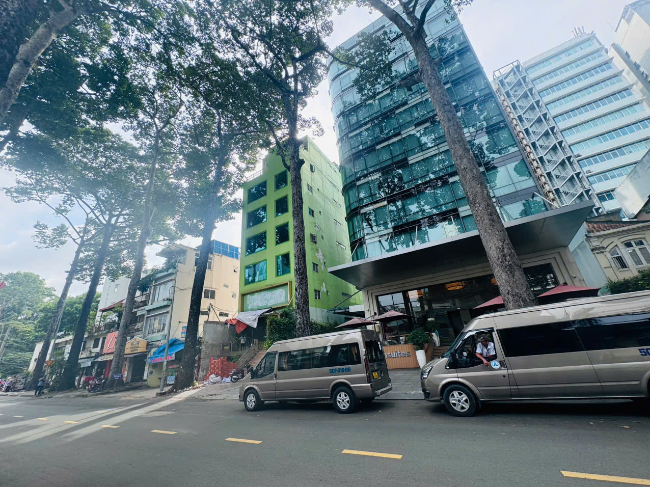 BÁN KHÁCH SẠN 4 SAO ĐƯỜNG SƯƠNG NGUYỆT ÁNH QUẬN 1