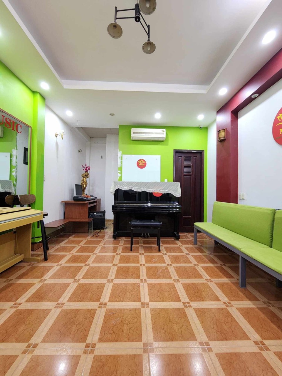 Bán nhà rẻ 1/ hẻm oto ngay Tân Hương quận Tân Phú 4.5 x21m chỉ 6.5 tỷ TL