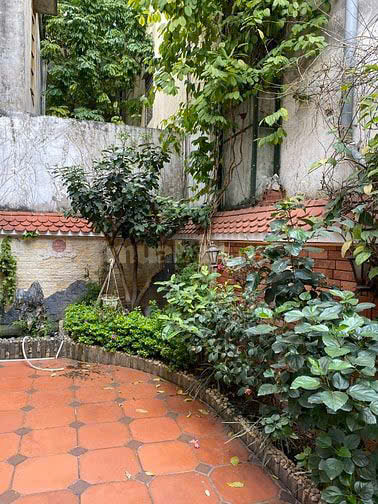 Cho Thuê nhà nguyên căn Thụy Khuê Tây Hồ Hà Nội diện tích 150m2 x 3 tầng -19 tr . Phù hợp vp , kinh doanh cafe sân vườn