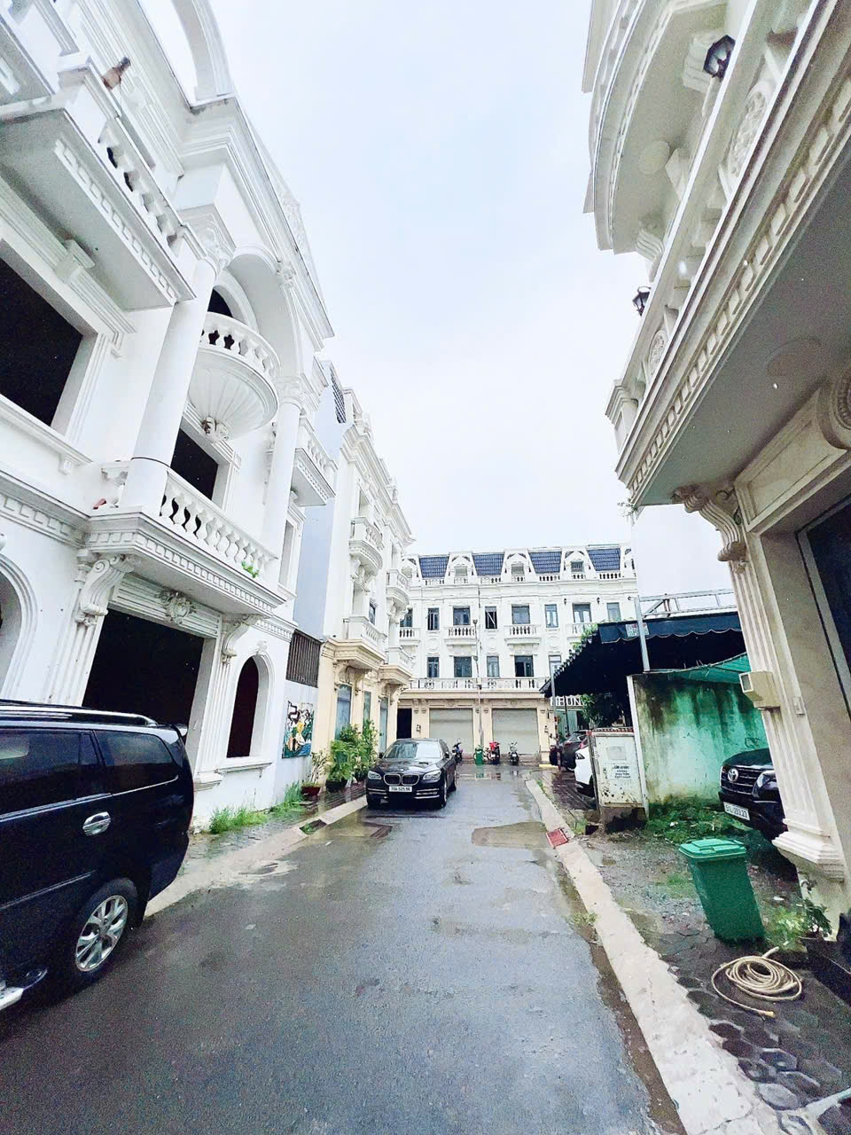 Bán Biệt Thự Mini Nguyễn Văn Yến, Tân Phú, 7.4m x 9m, Full nội thất, Chỉ 9.7 tỷ