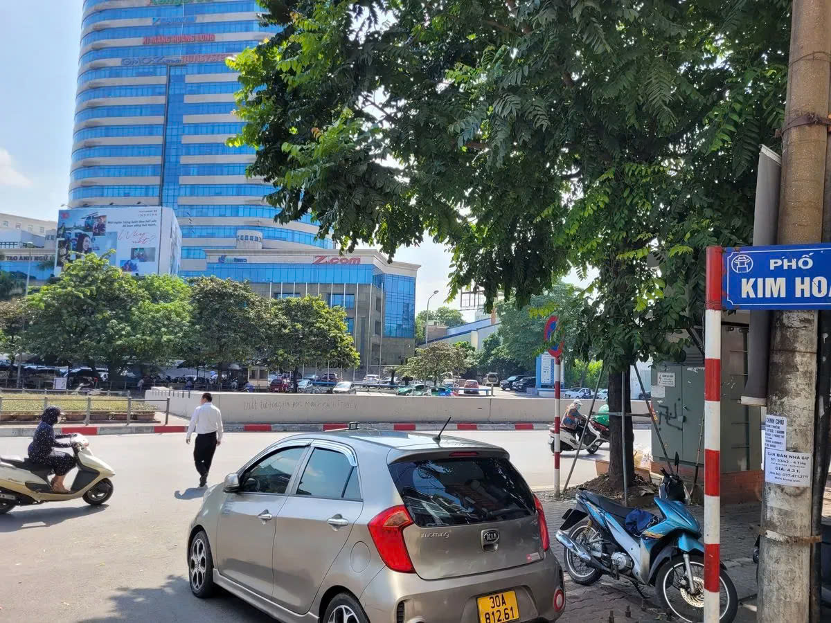 BÁN NHÀ KIM HOA, ĐỐNG ĐA.NHÀ 42M NGAY TRUNG TÂM- 1 NHÀ RA PHỐ- 6M MẶT TIỀN . GIÁ 7,3 TỶ