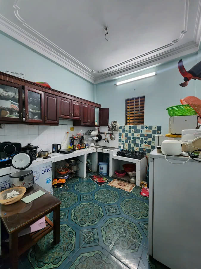 BÁN NHÀ ÂU CƠ, TÂY HỒ. NHÀ DÂN KIÊN CỐ -33M 4 TẦNG ĐẦY ĐỦ CÔNG NĂNG - SỔ ĐỎ HOA KHÔI - CHỦ THIỆN CHÍ BÁN. 5,3 TỶ