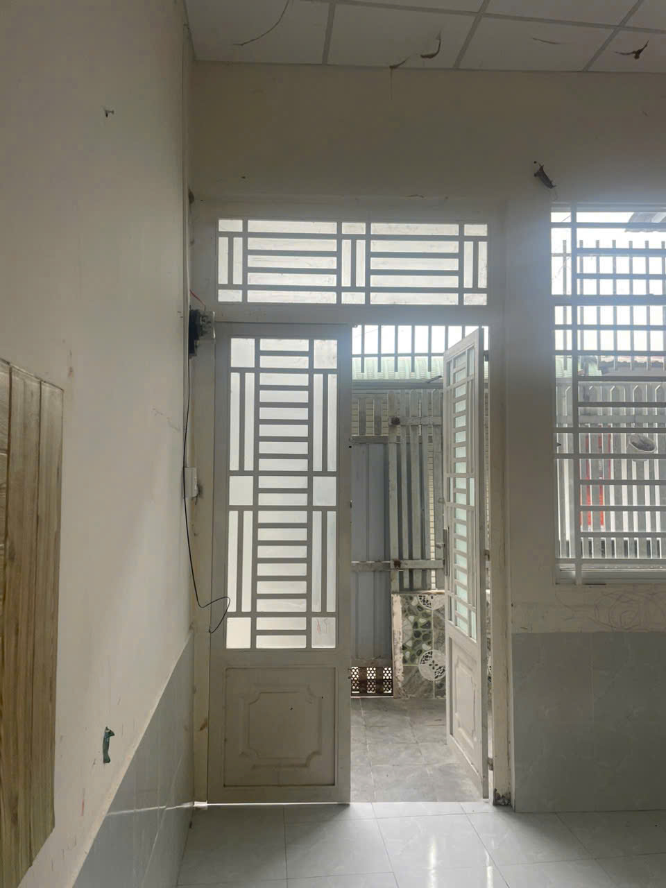 130CHO THUÊ N hà nguyên căn 2 PN . Hẻm Hoàng Quốc Việt, An Bình, Ninh Kiều GIÁ CHỈ : 4 triệu/ tháng