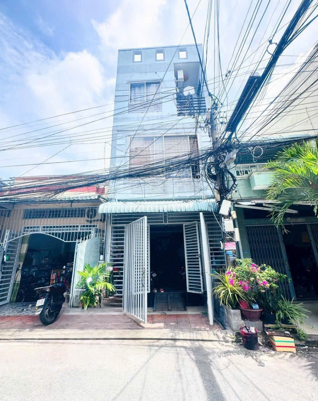 131CHO THUÊ Nhà trệt 2 lầu Có nội thất. KDC 148 đường 3/2, P. Hưng Lợi, QNK GIÁ CHỈ: 8 triệu/ tháng,