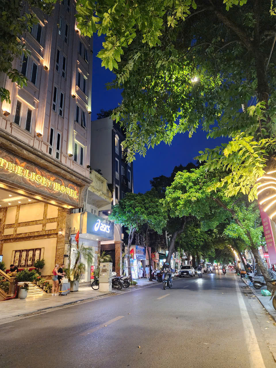 Bán nhà mặt phố Hàng Bông, Hoàn Kiếm 190m x MT 7.5m, ô tô, KD, giá 135 tỷ. LH: 0366051369