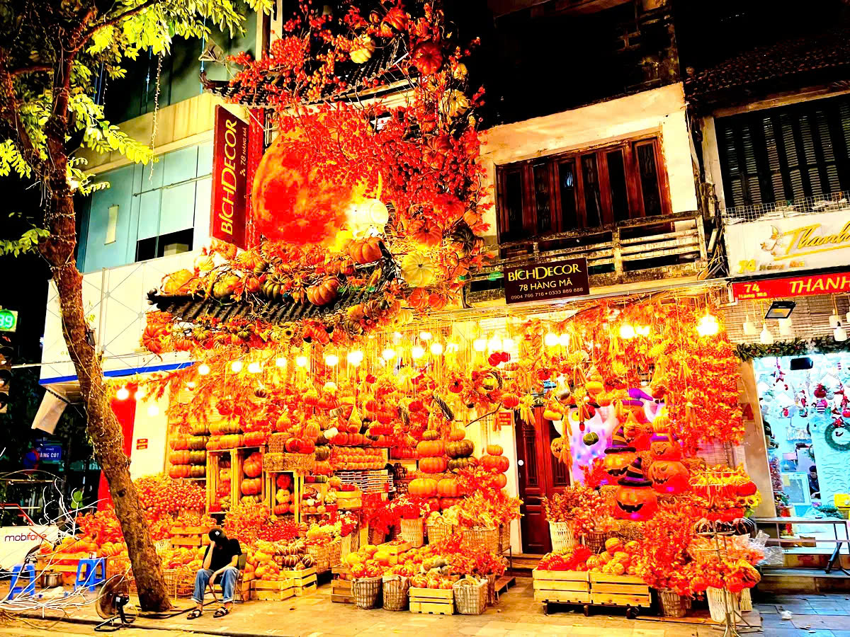 BÁN NHÀ MẶT PHỐ HÀNG MÃ, HOÀN KIẾM. 14M2 PHỐ CỔ - KINH DOANH SẦM UẤT NGÀY ĐÊM - TẦM TIỀN CỰC KỲ HIẾM. GIÁ 15.6 TỶ