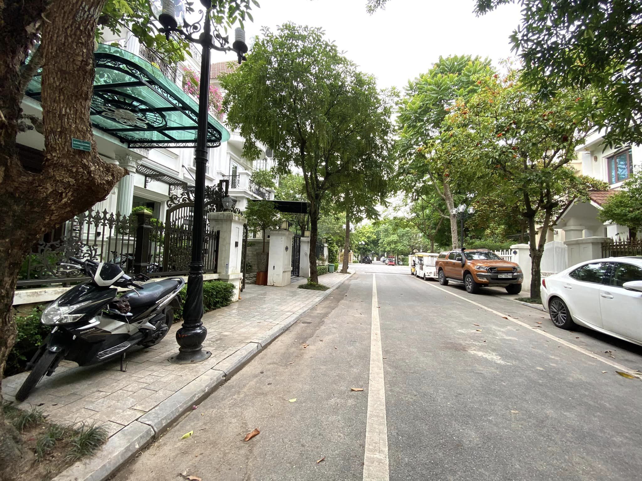 Biệt Thự Vinhomes Riverside Long Biên, 225m2 4T MT 9m, Giá Cực Tốt Chỉ 78 Tỷ