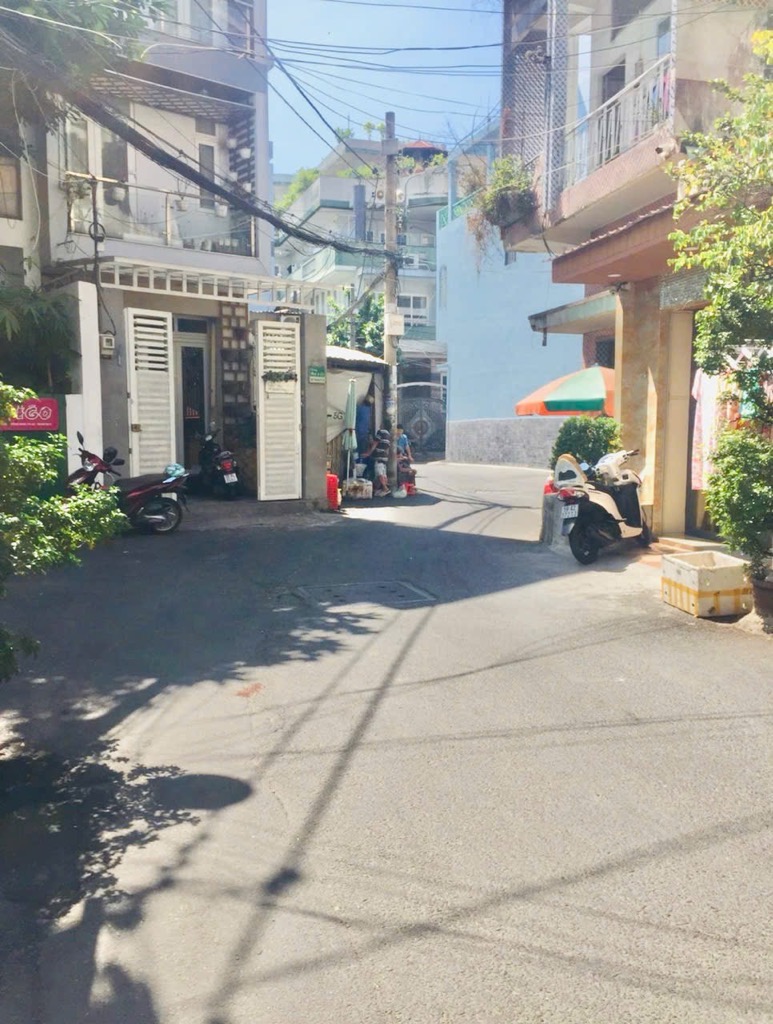 Bán Nhà Hồng Bàng, Phường 6, Quận 6.DT 55m2 x 3 tầng (4.1 x 14). Giá 5.6 tỷ TL.