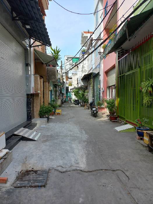 Bán Nhà Bà Hom, Phường 13, Quận 6.DT 23m2 x 2 tầng (3.4 x 7). Nở Hậu . Giá 2.85 tỷ TL.