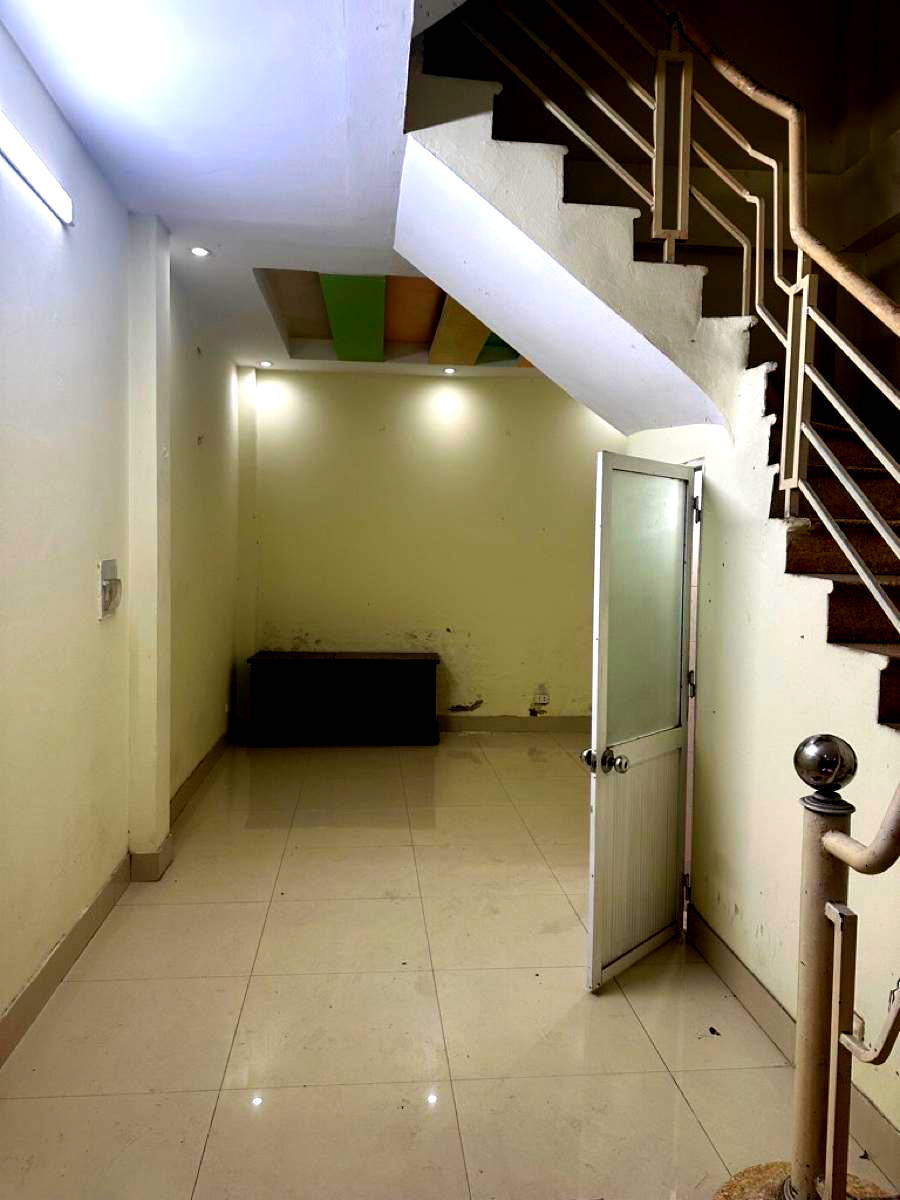 Bán nhà ngõ 72- Nguyễn Trãi, Thanh Xuân, 34m2 , 5 tầng, MT 3.3m, Giá 6,2 tỷ.