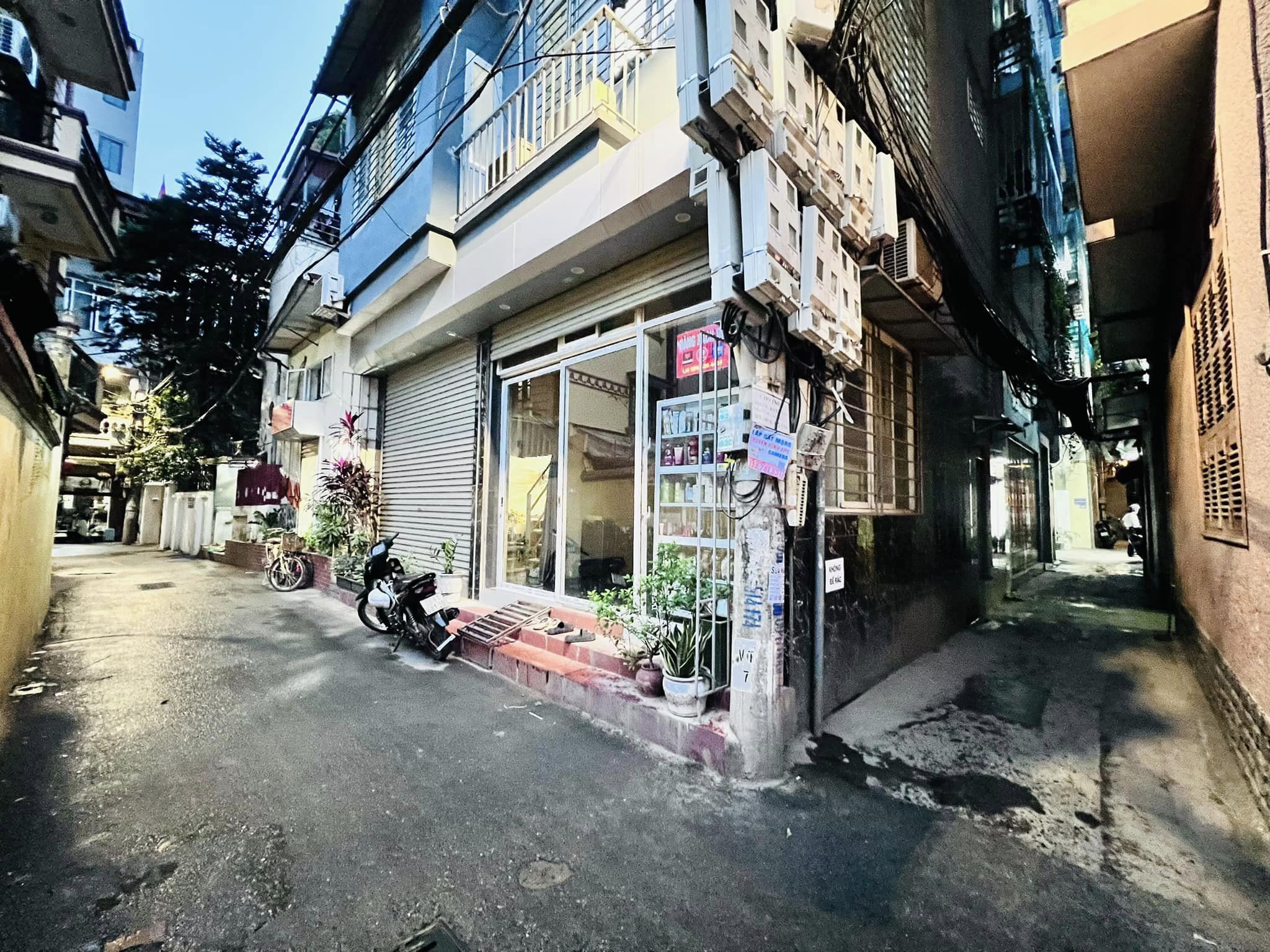 Siêu phẩm Lạc Long Quân / Tây Hồ, oto tránh cách 15m, 50m ra Hồ Tây, Nhà thoáng trước sau, nói không với quy hoạch, giá mềm nhất phân khúc.