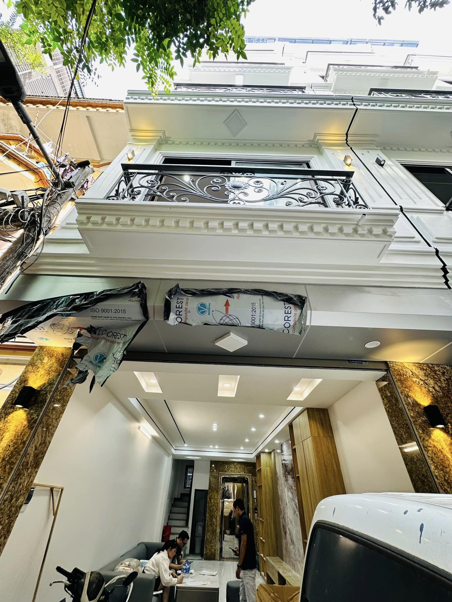 Phân Lô Phùng Chí Kiên / Cầu Giấy, Oto vào nhà, ở kinh doanh siêu cấp, nhà mới thang máy xịn sò, Khu vực dân trí cao, tiện ích bạt ngàn.